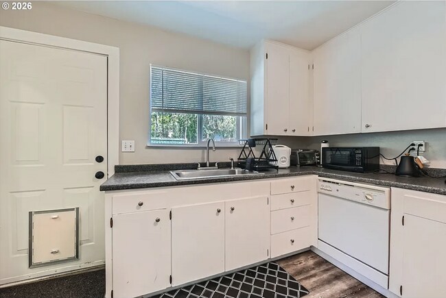 Foto del edificio - Ready Now - Just A Birdie Away from Rose City Golf Course!