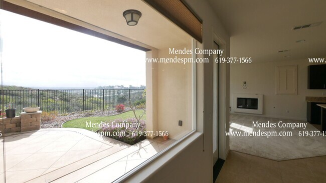 Building Photo - Spacious 4-bed, 3-bath Townhome in La Cost...
