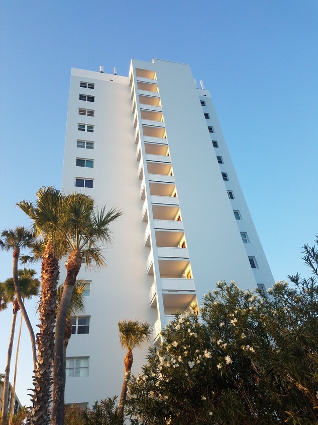 7200 Sunshine Skyway Ln S, Saint Petersburg, FL 33711 Condo for Rent