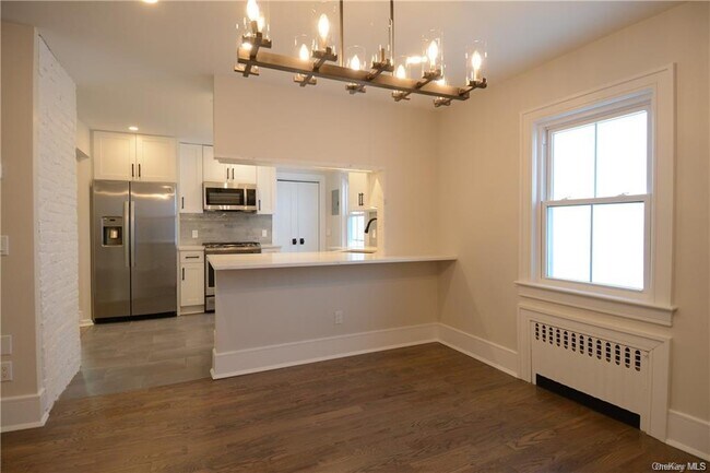 Building Photo - 137 Hillside Pl