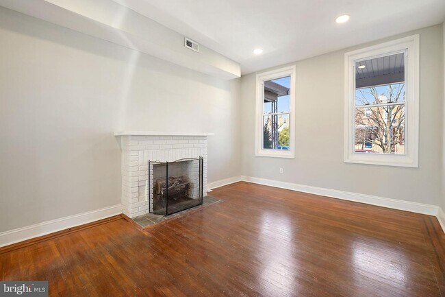 Foto del edificio - 1719 E 31st St