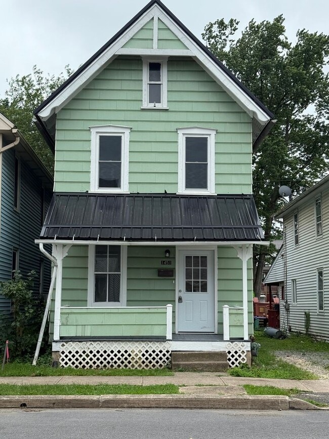 Building Photo - 1451 Scott St