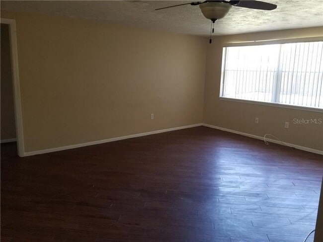 Building Photo - 2531 Almond Dr