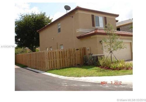 Building Photo - 11220 NW 43rd Terrace