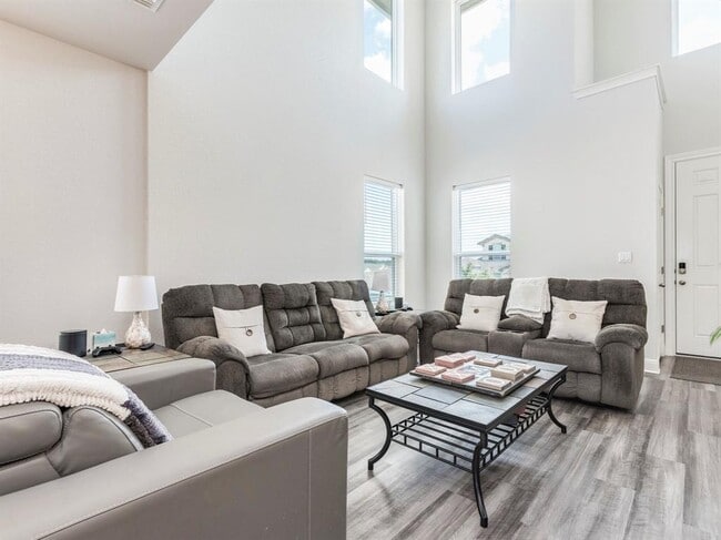 Building Photo - 142 Mount Locke Rd