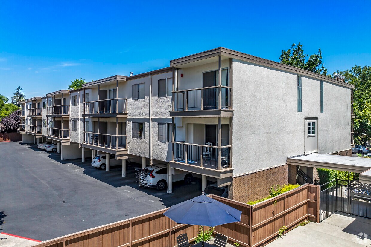 Viking Apartments Apartments in Davis, CA