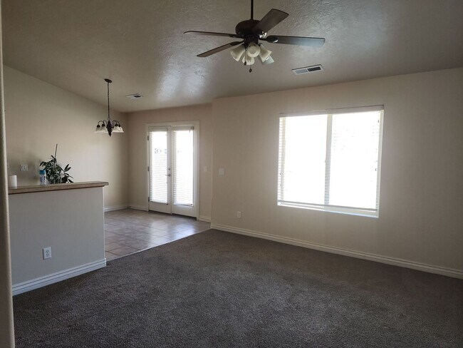 Foto del edificio - Pet Friendly Southern View Townhome