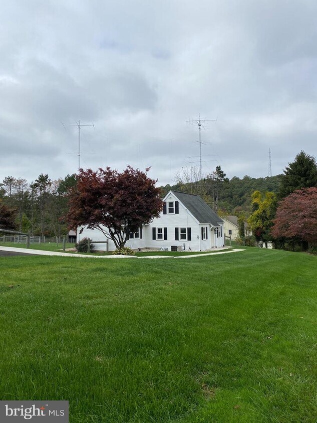 985 Tower Rd, Alburtis, PA 18011 House Rental in Alburtis, PA