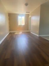 Building Photo - 834 W 106th St