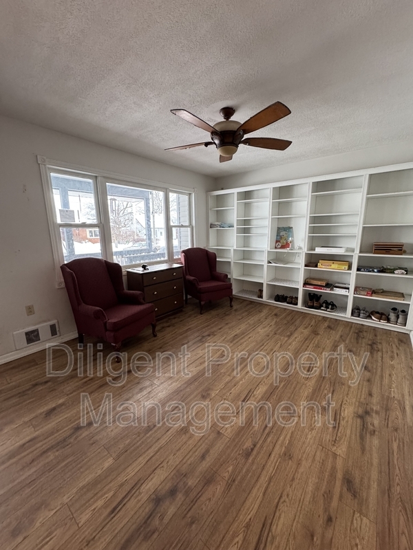 Building Photo - 612 Romaine St
