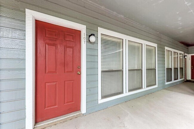 Foto del edificio - 2901 San Jacinto Blvd