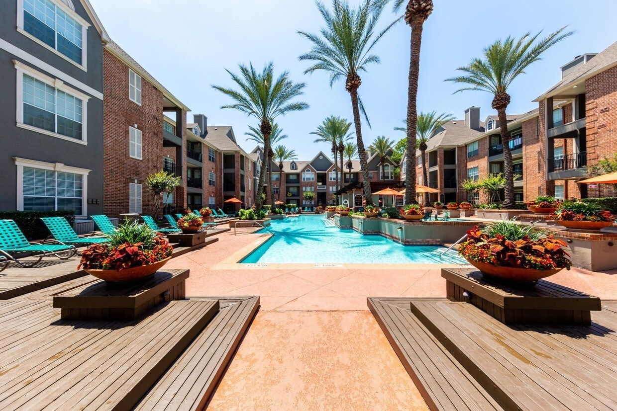 Marquis on Pin Oak Park Apartments Houston, TX