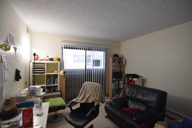 Building Photo - 2 br, 1 bath  - 80 Marion St. 3