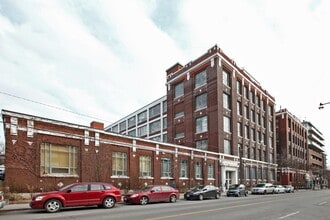 Building Photo - 245-245 Carlaw Ave