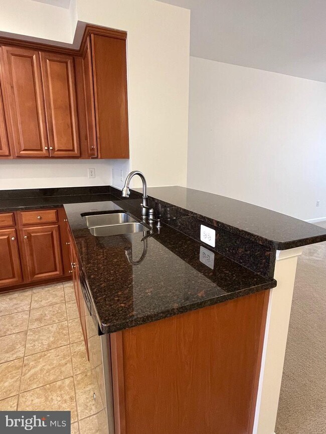 Building Photo - 464 Willow Bend Dr