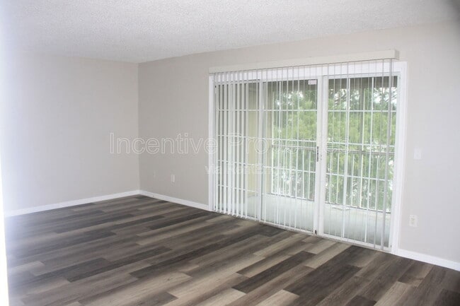 Photo - 4176 Versailles Dr Apartment