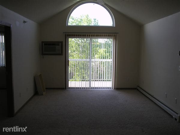 Building Photo - 819 Duke Dr