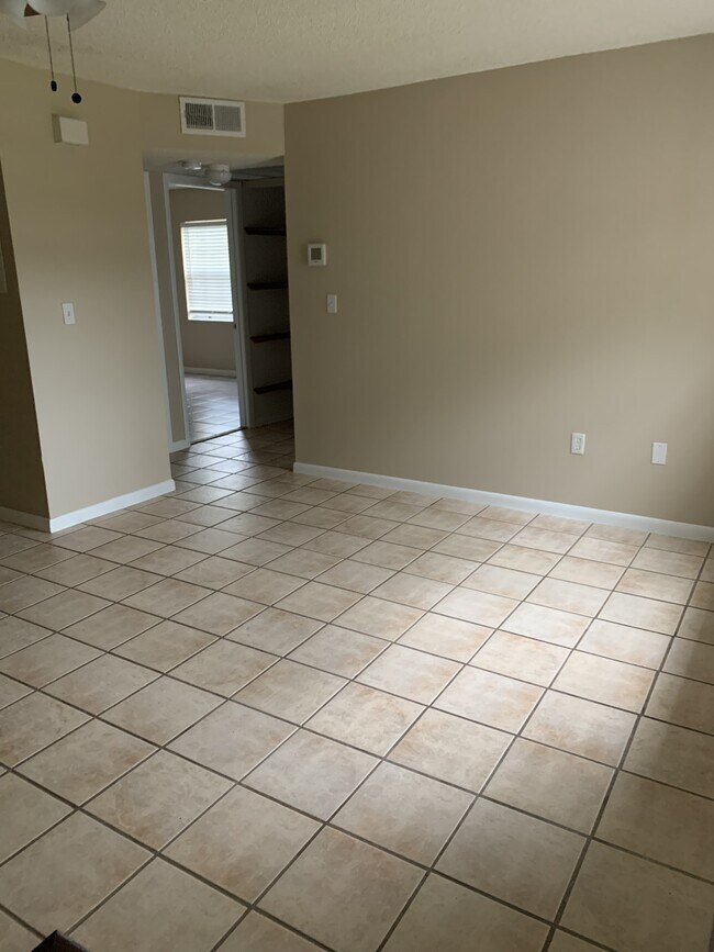 Foto del edificio - 4135 Cedar Creek Cir