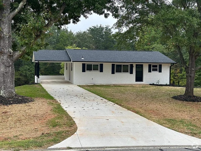 Building Photo - 479 Island Ford Rd