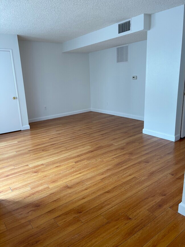 Living Room - 1129 Irving Ave