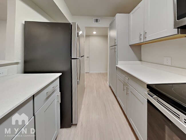 Foto del edificio - 1130 Babcock Rd Unit 230