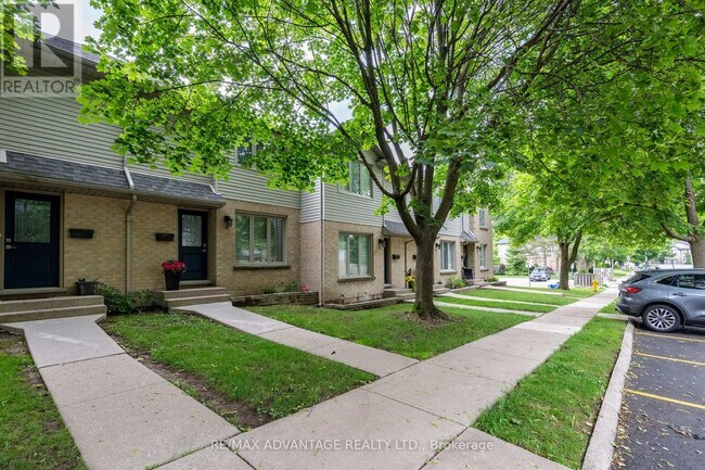 Building Photo - 925-925 Lawson Rd