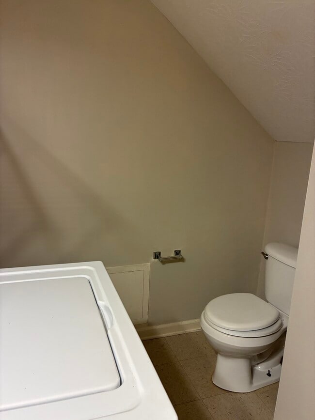 Building Photo - 1009 Merrick Dr