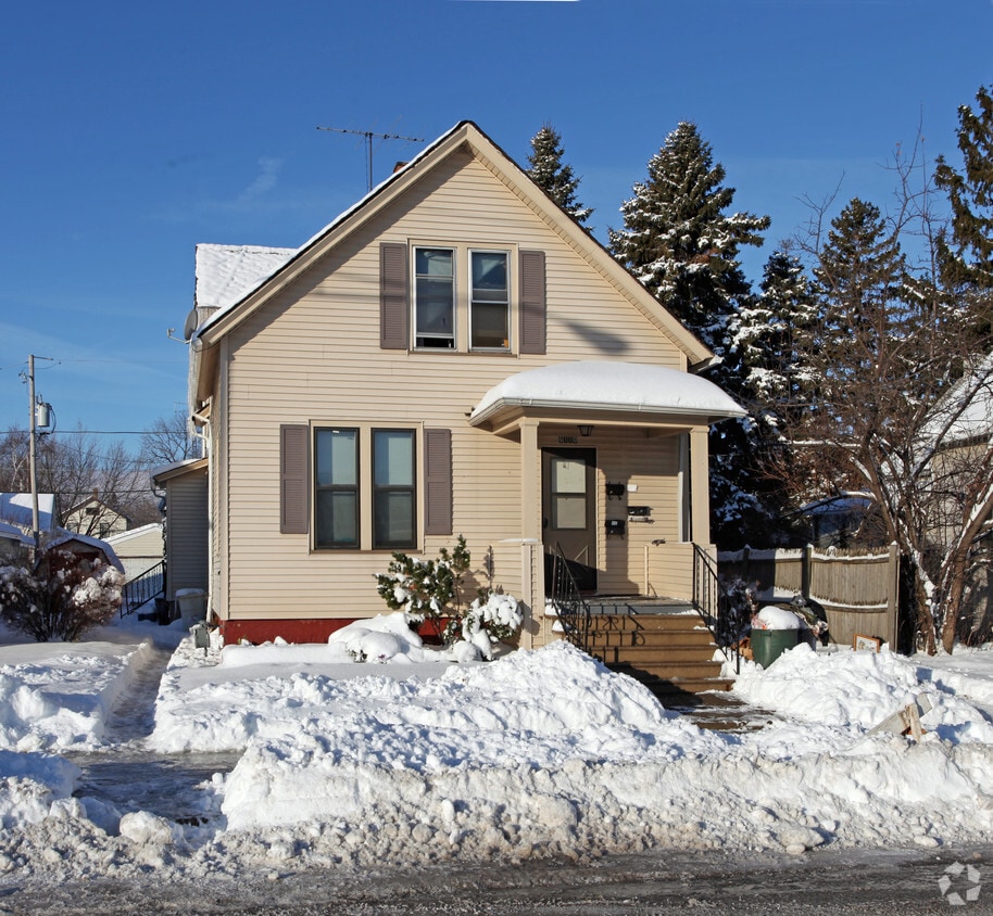 Building Photo - 6110 23rd Ave