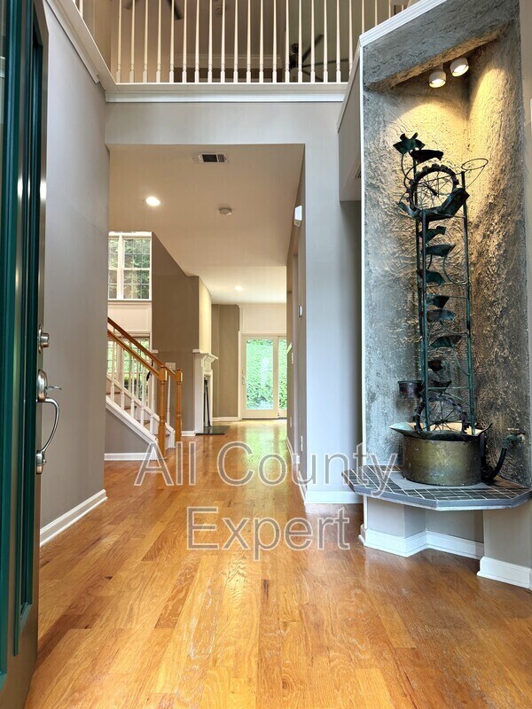 Foto del edificio - 2046 Beaumont Ln