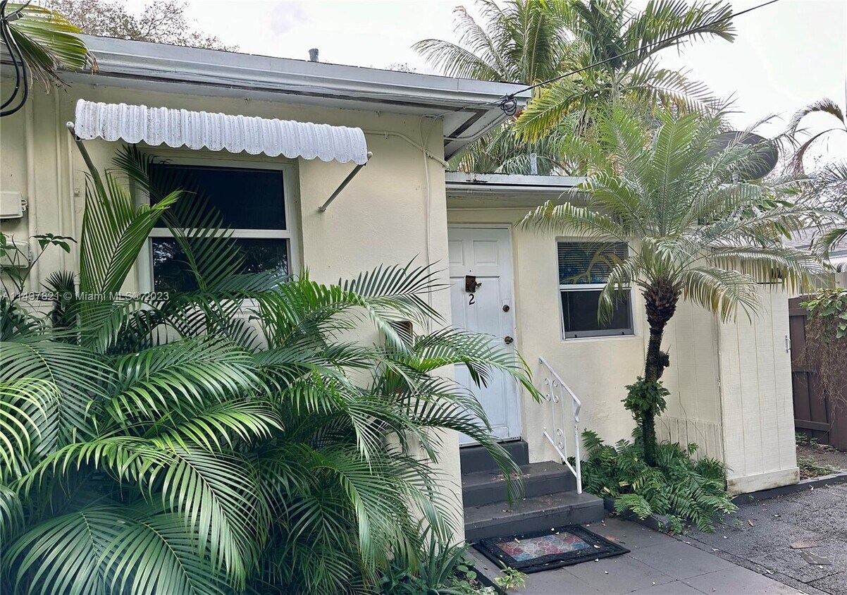1829 Washington St Unit 2, Hollywood, FL 33020 Room for Rent in