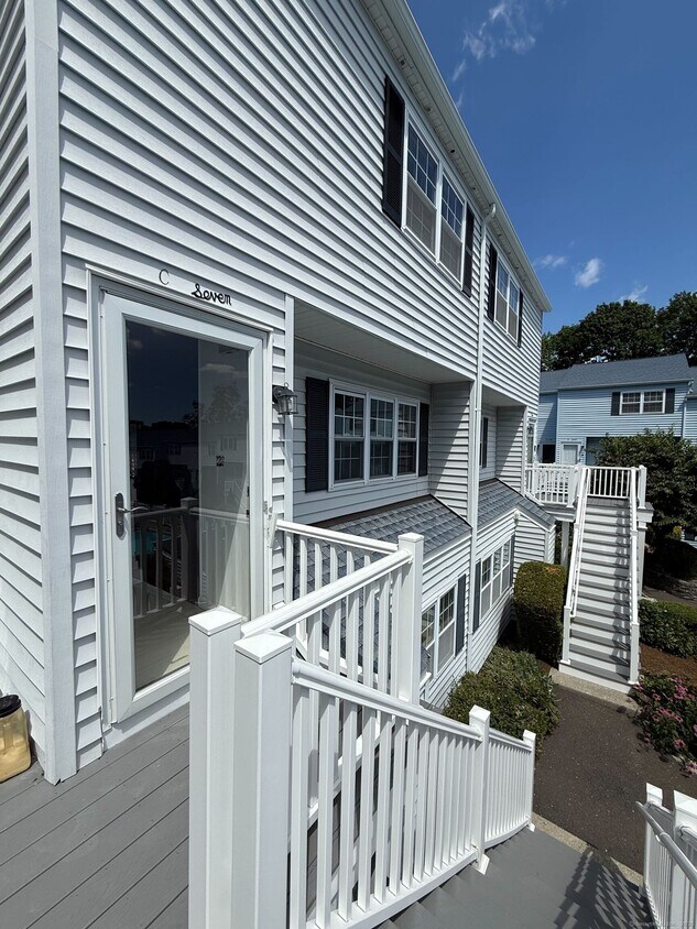 Foto principal - 14 1/2 Fairview Ave