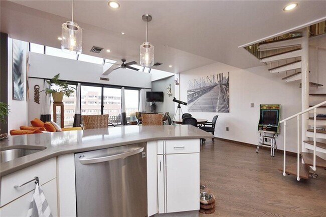 Foto del edificio - 10 Bay St