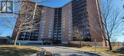 Building Photo - 2000-2000 Jasmine Crescent
