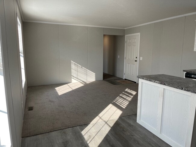 Building Photo - 6 Canary Hill Dr