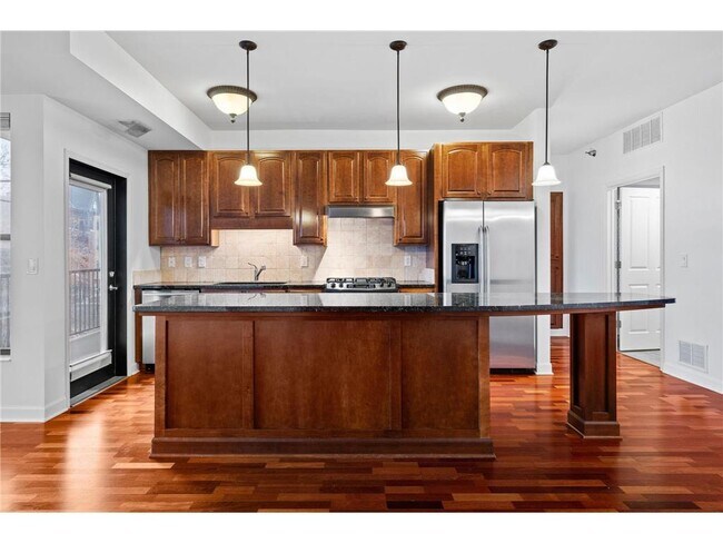Foto del edificio - 317 Groveland Ave