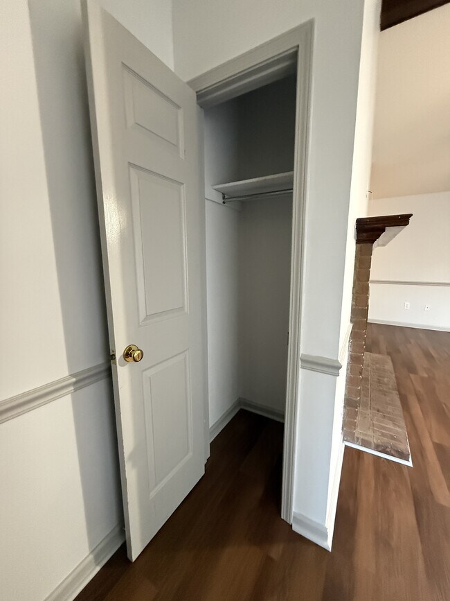 Foto del edificio - 1008 Old Oatland Island Rd