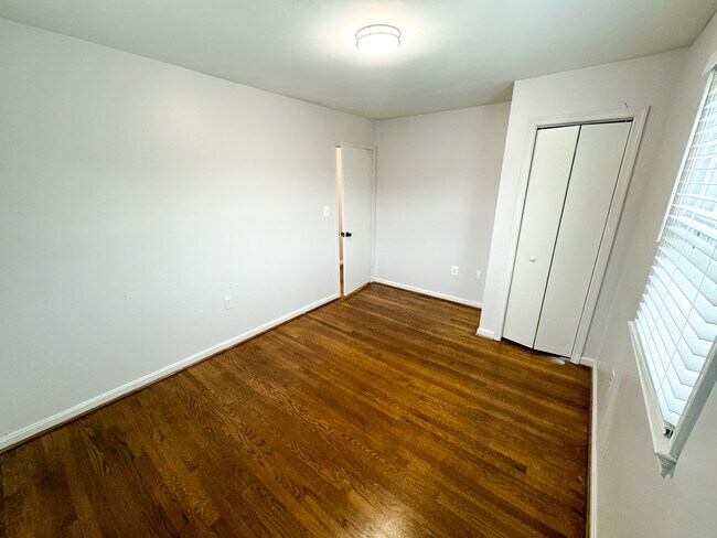Foto del edificio - 8320 Telegraph Rd