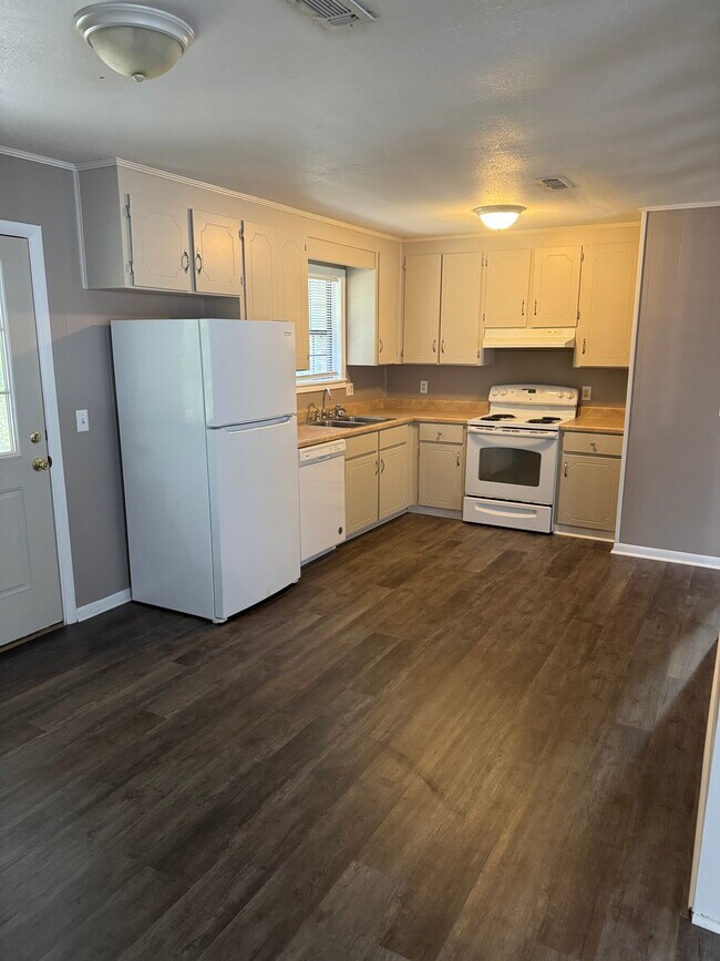 Foto del edificio - 2705 E Hwy 27