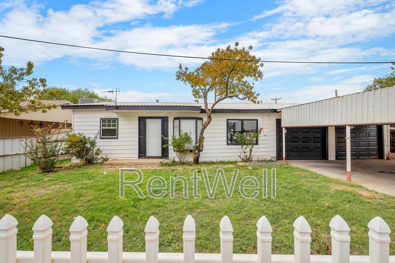 Primary Photo - 216 S Ave D
