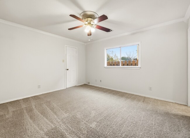 Foto del edificio - 6555 Beech Trail Dr