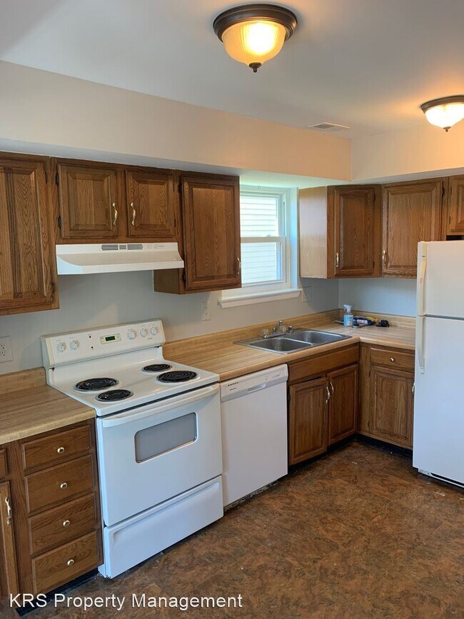 Building Photo - 3 br, 2.5 bath House - 313 Winterberry Drive