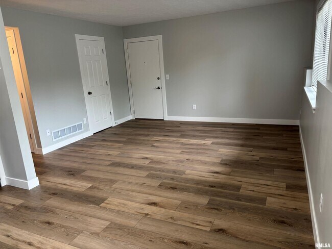 Foto del edificio - 2416 E 50th St