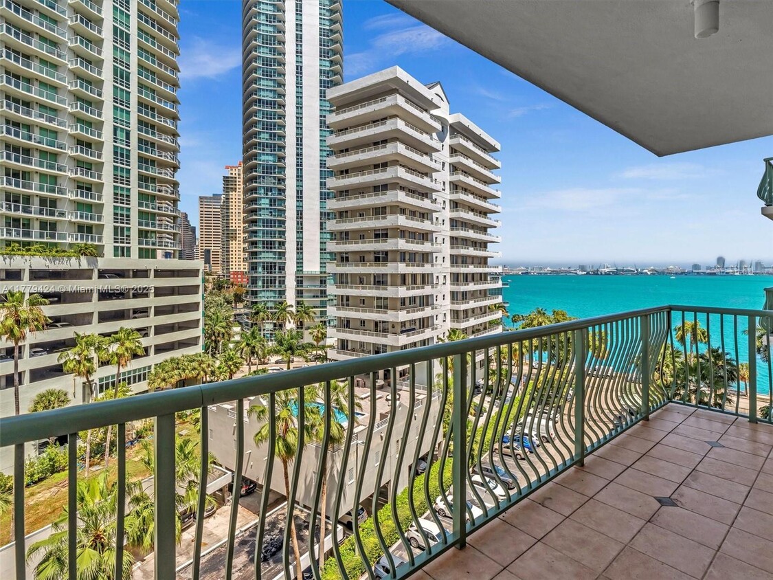 Primary Photo - 1408 Brickell Bay Dr