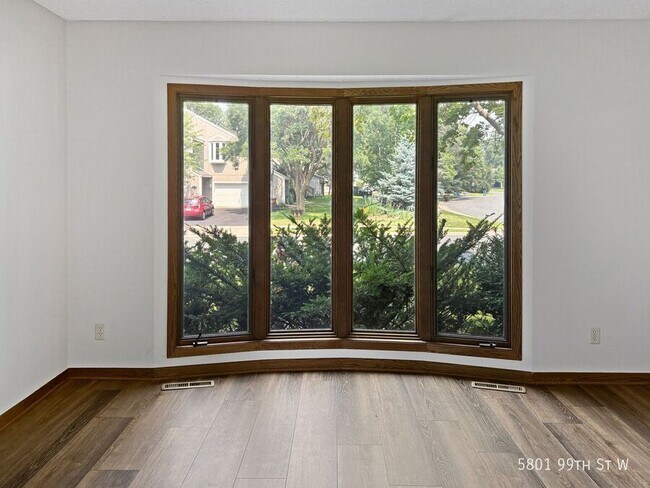 Foto del edificio - 5801 W 99th St