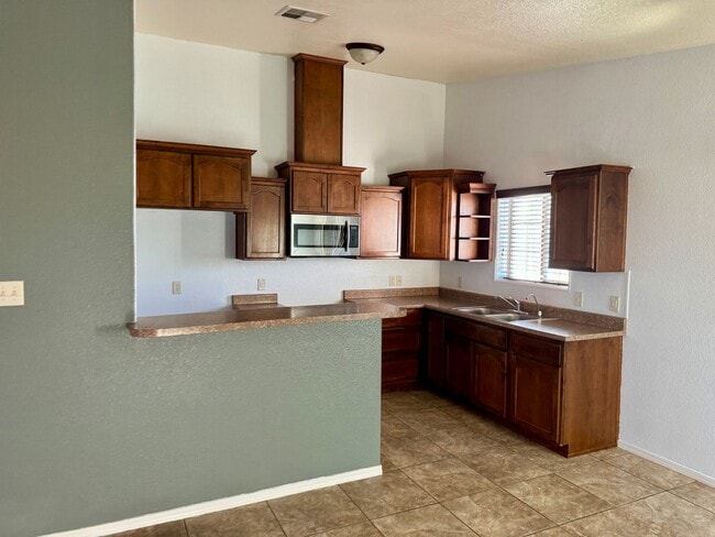 Building Photo - Three Bedroom Home in San Luis Arizona