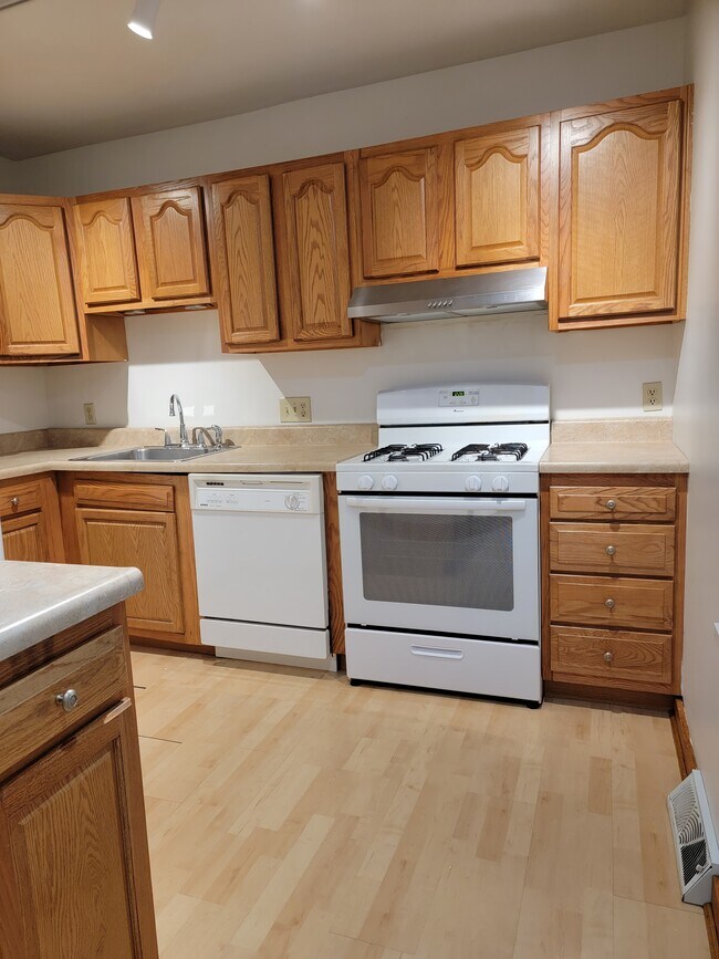 Kitchen - 1308 Sheffield St