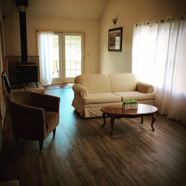 7038 W 38 Rd, Cadillac, MI 49601 House Rental in Cadillac, MI