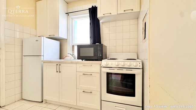 Photo du bâtiment - 2026 Weston Rd