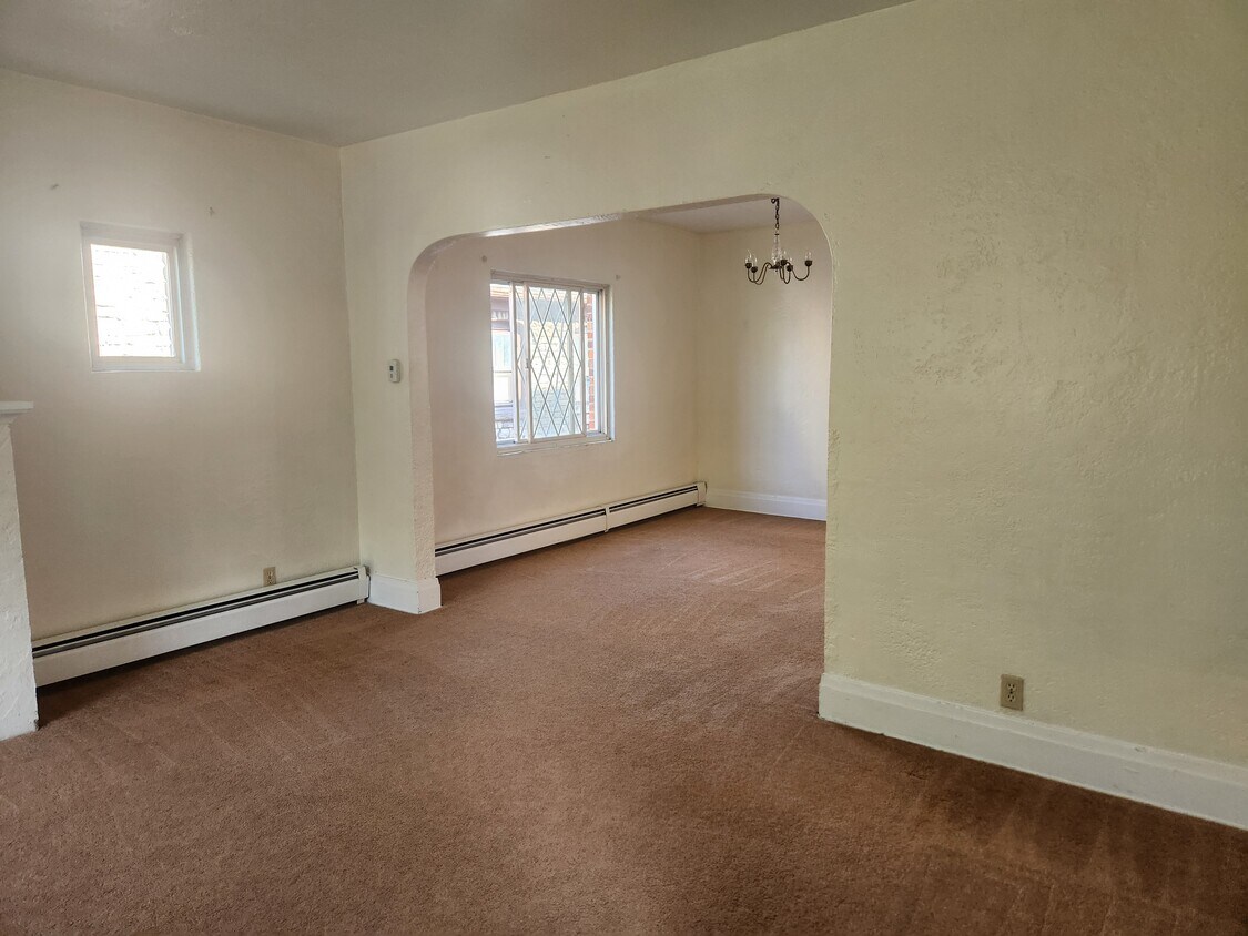 Foto del edificio - 95 Rand Ave