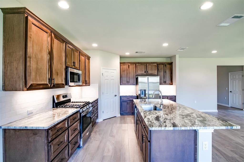 Building Photo - 837 Falkland Trace